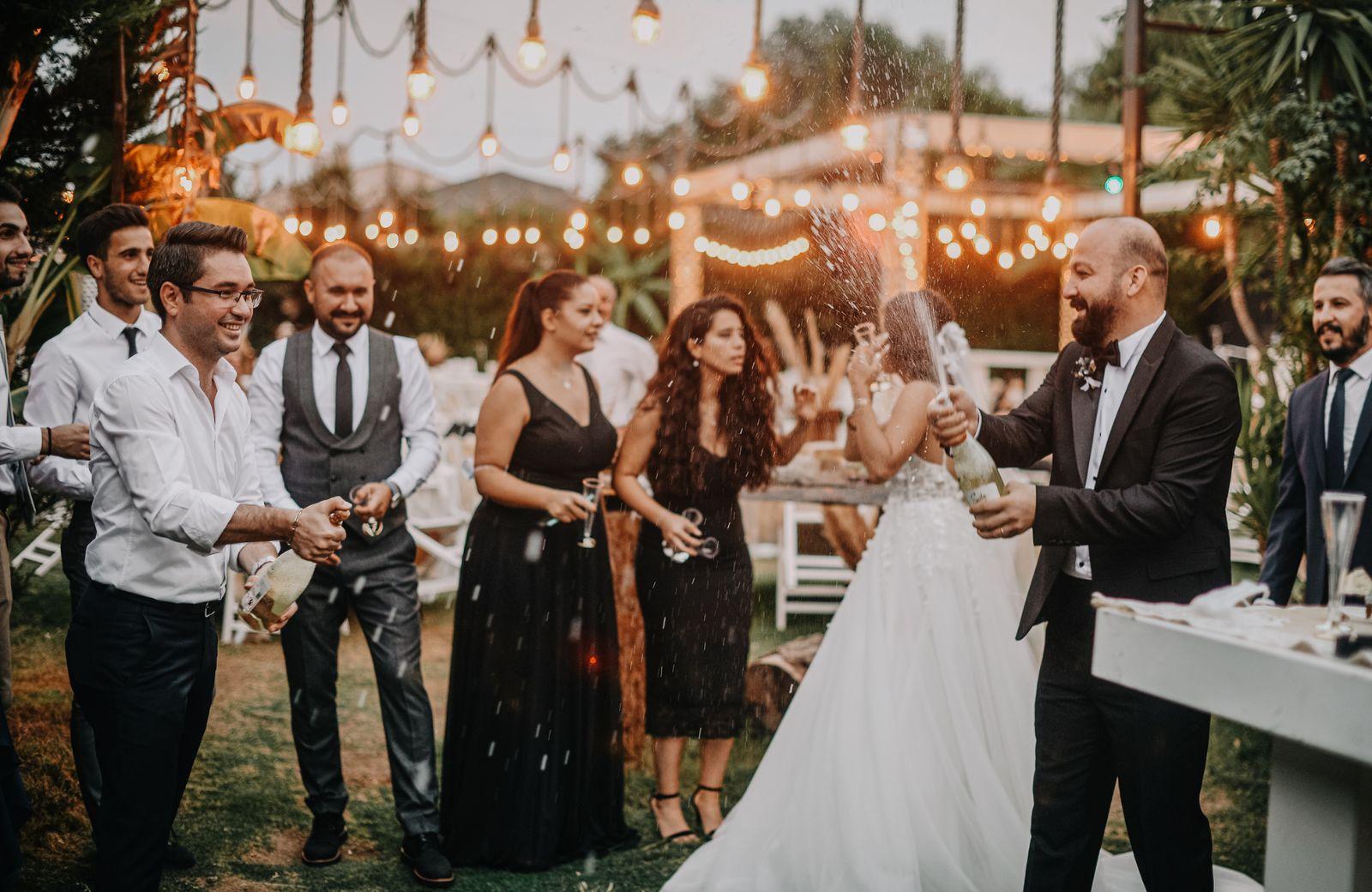Why Every Los Angeles Wedding Needs a Professional Emcee